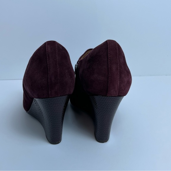 Clarks Artisan Burgundy Ankle Wedge size 7.5 - Picture 4 of 7